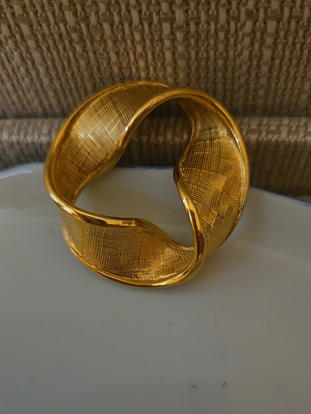 Napier Vintage Brushed Gold-tone Twisted Ribbon Brooch